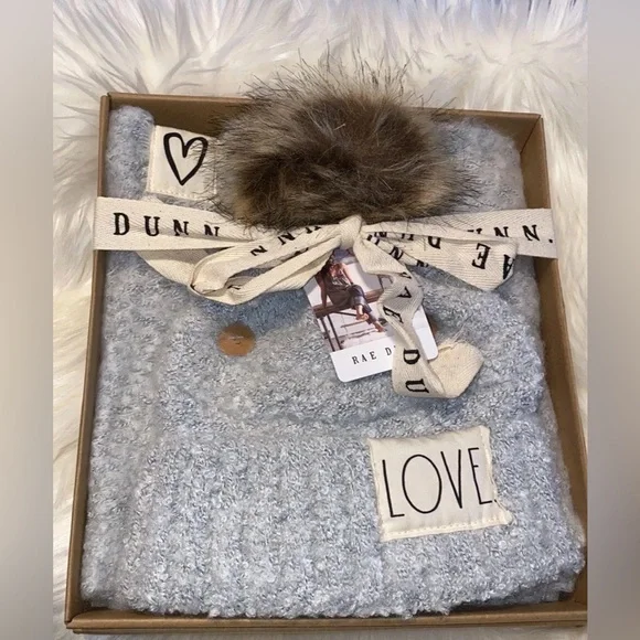 NEW Rae Dunn Love Hat & Scarf Set Gray - Picture 6 of 10